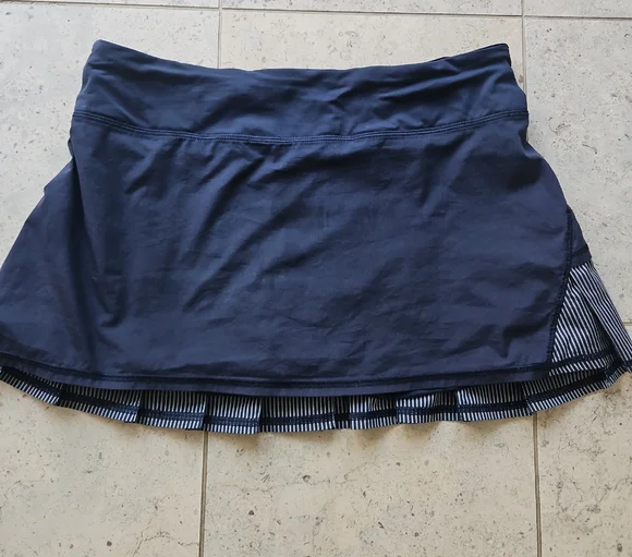 LULULEMON Tennis Pickleball Skirt Pace Setter- Navy Blue, Gray Stripes, Ruffles - Picture 1 of 3